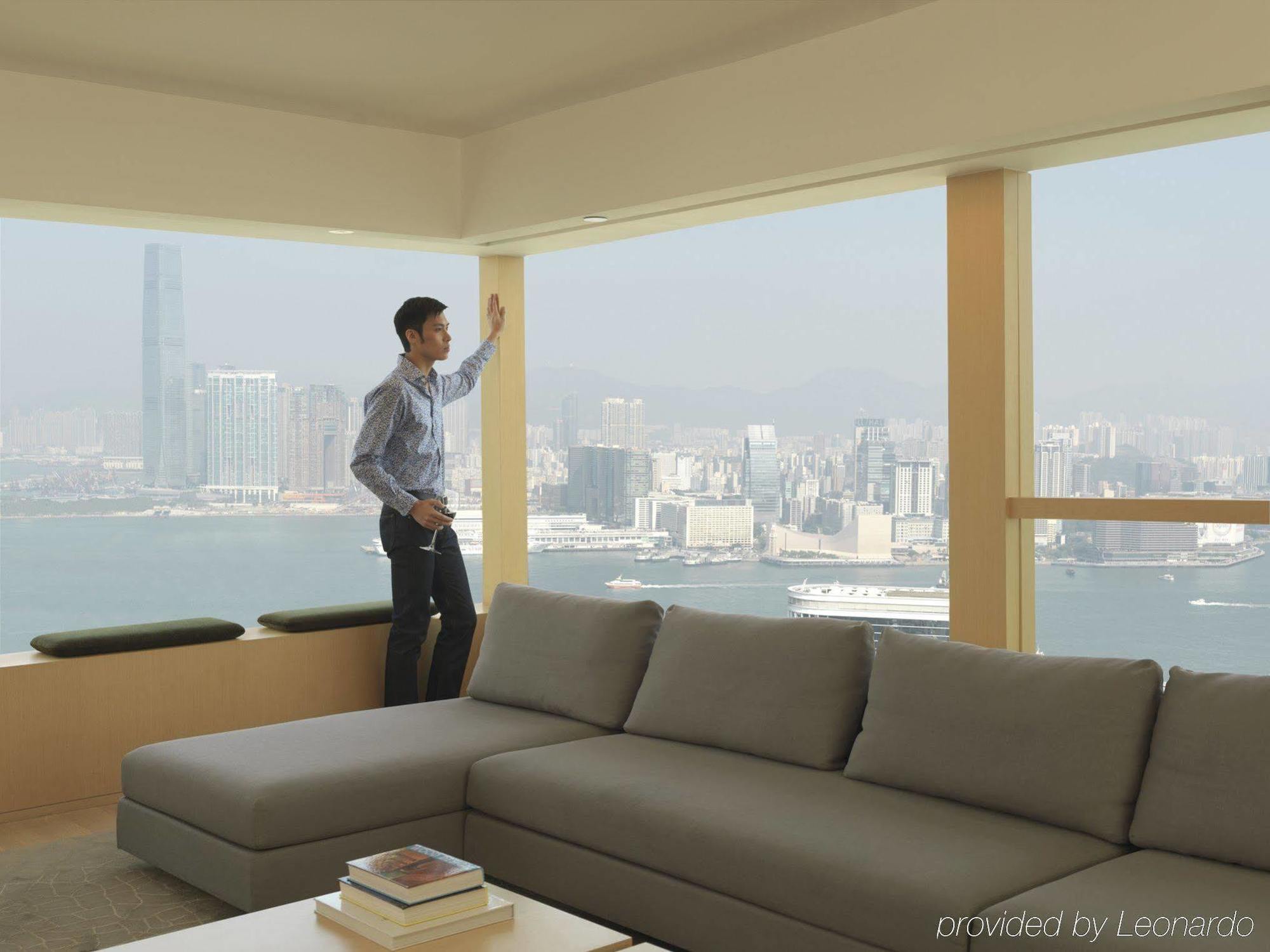 Khách sạn The Upper House 5*